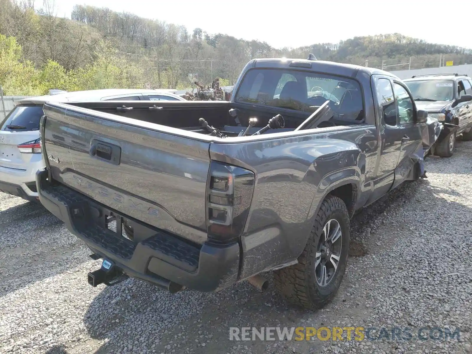 4 Photograph of a damaged car 5TFSX5EN9KX067549 TOYOTA TACOMA 2019