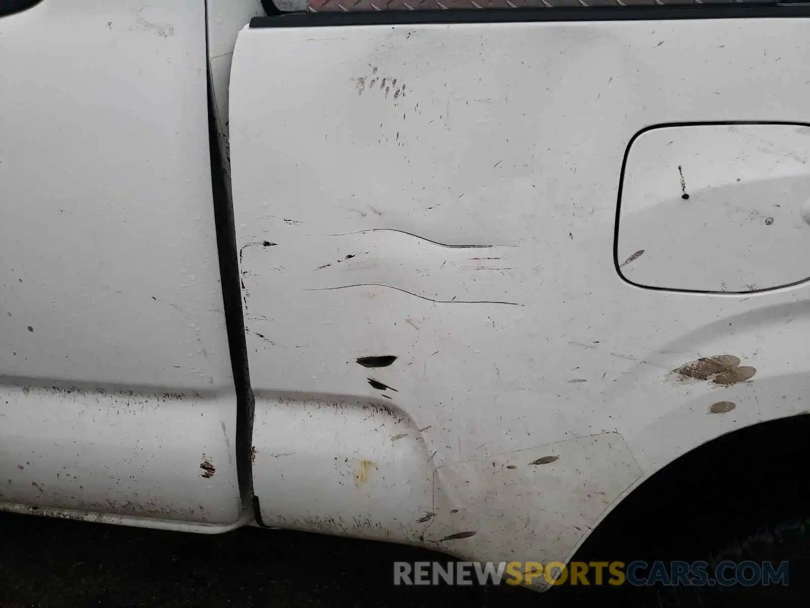 9 Photograph of a damaged car 5TFSX5ENXKX064613 TOYOTA TACOMA 2019