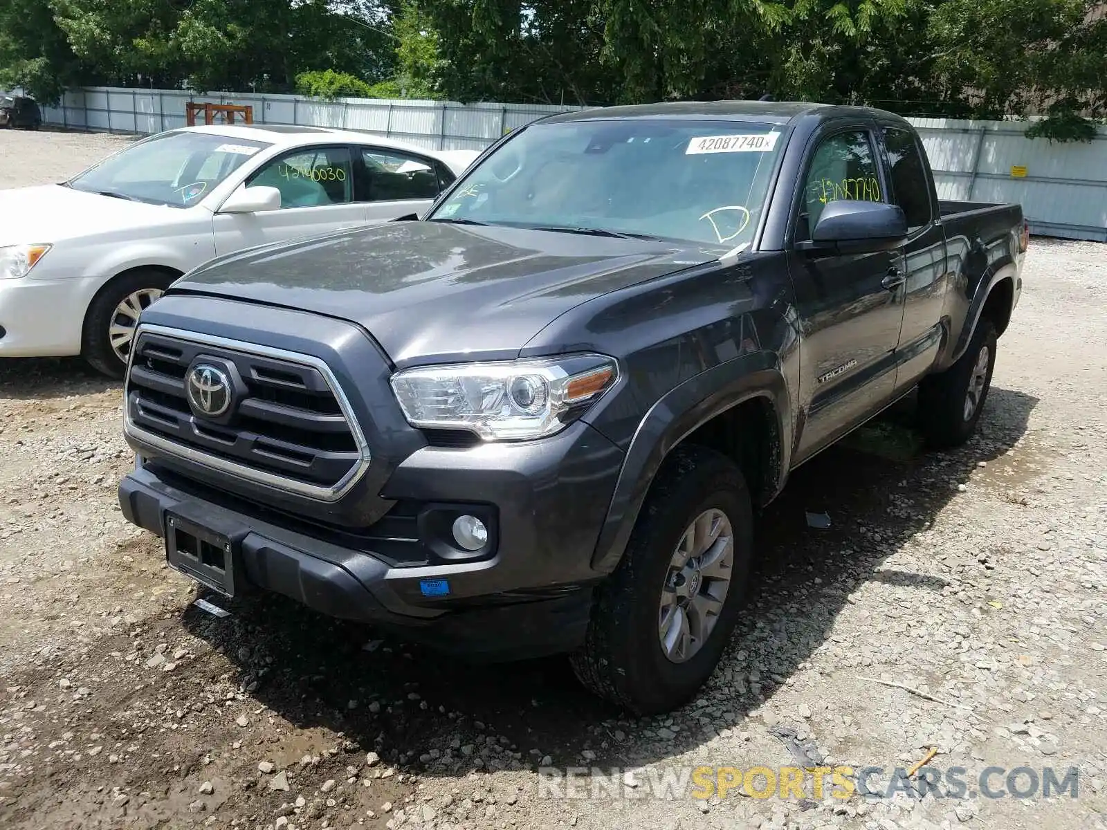 2 Photograph of a damaged car 5TFSX5ENXKX067382 TOYOTA TACOMA 2019