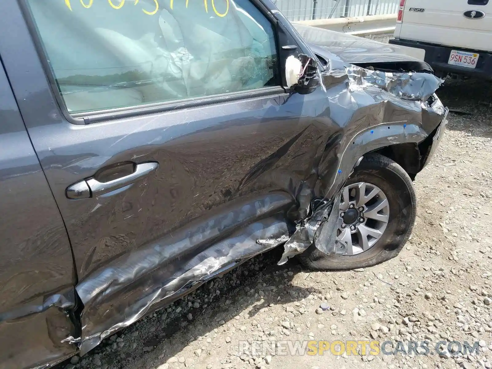 9 Photograph of a damaged car 5TFSX5ENXKX067382 TOYOTA TACOMA 2019