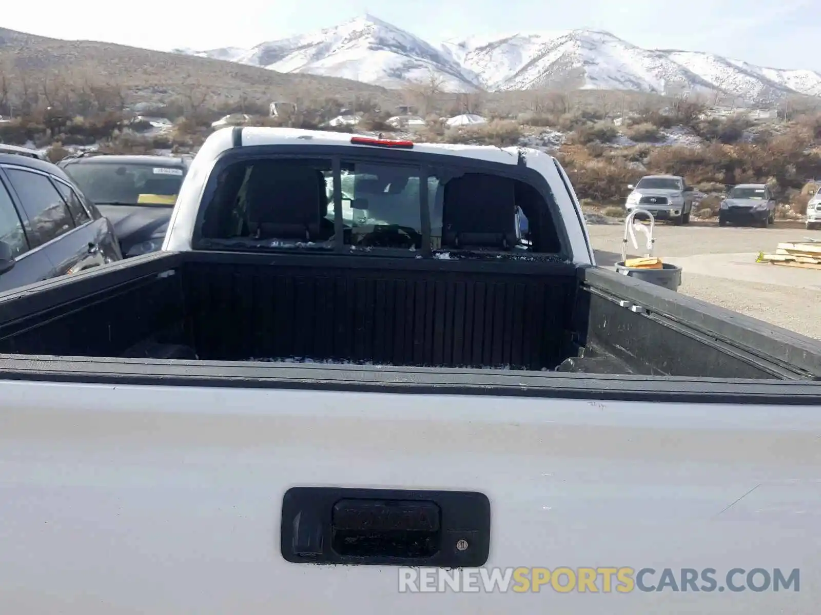 6 Photograph of a damaged car 5TFSZ5AN0KX175073 TOYOTA TACOMA 2019