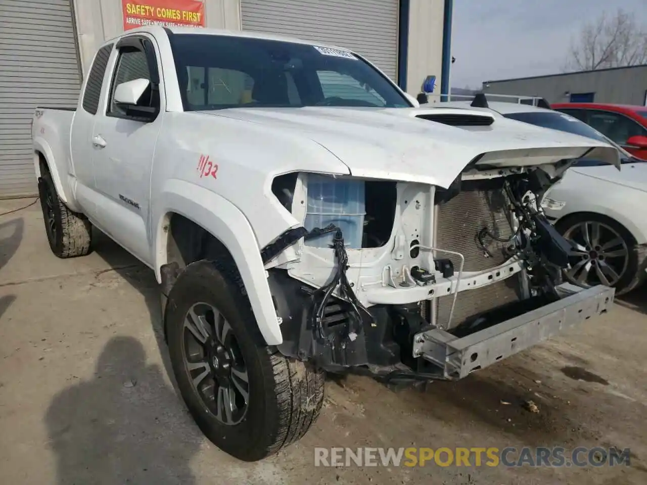 1 Photograph of a damaged car 5TFSZ5AN0KX185666 TOYOTA TACOMA 2019