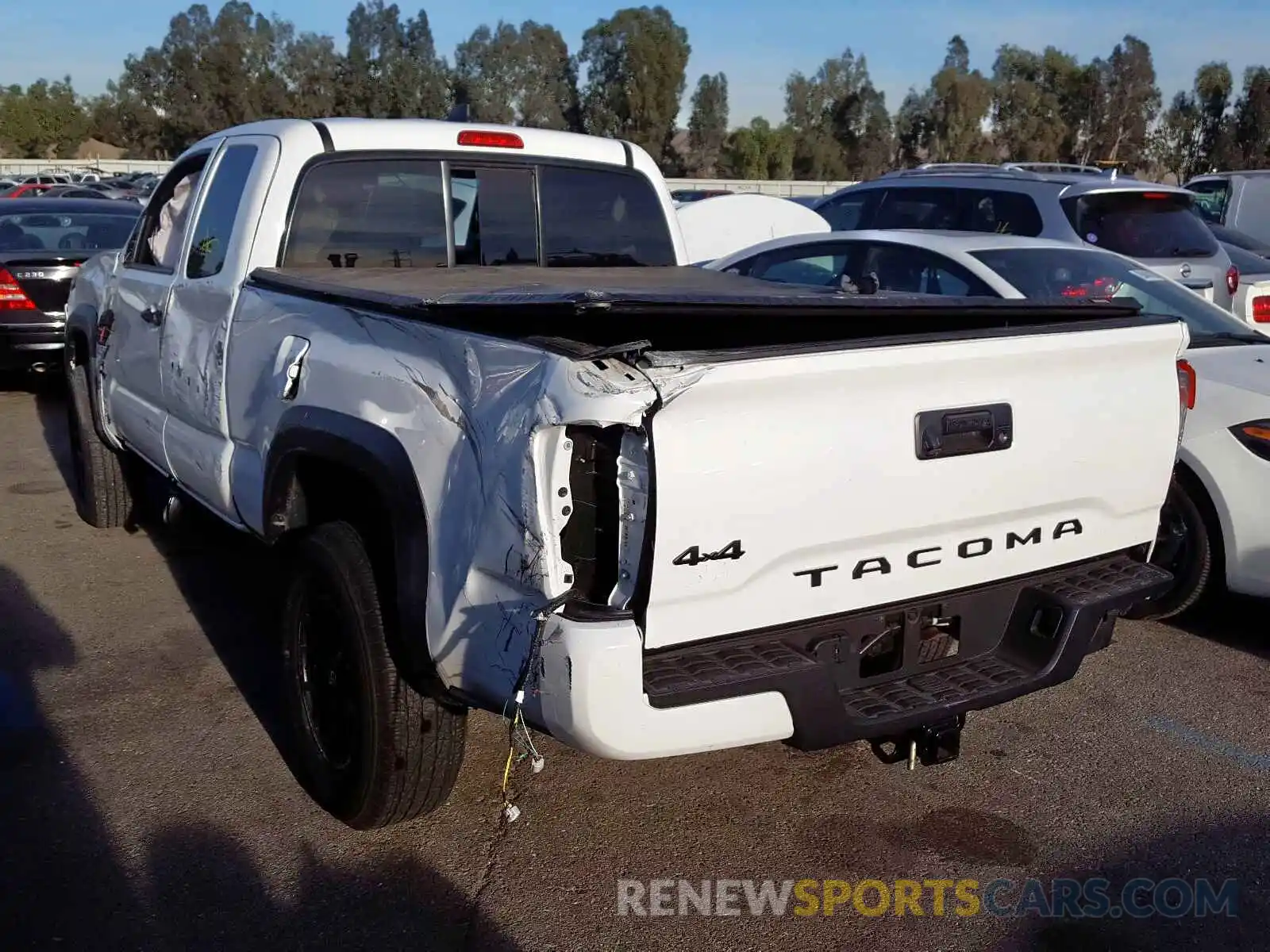 3 Photograph of a damaged car 5TFSZ5AN0KX189412 TOYOTA TACOMA 2019