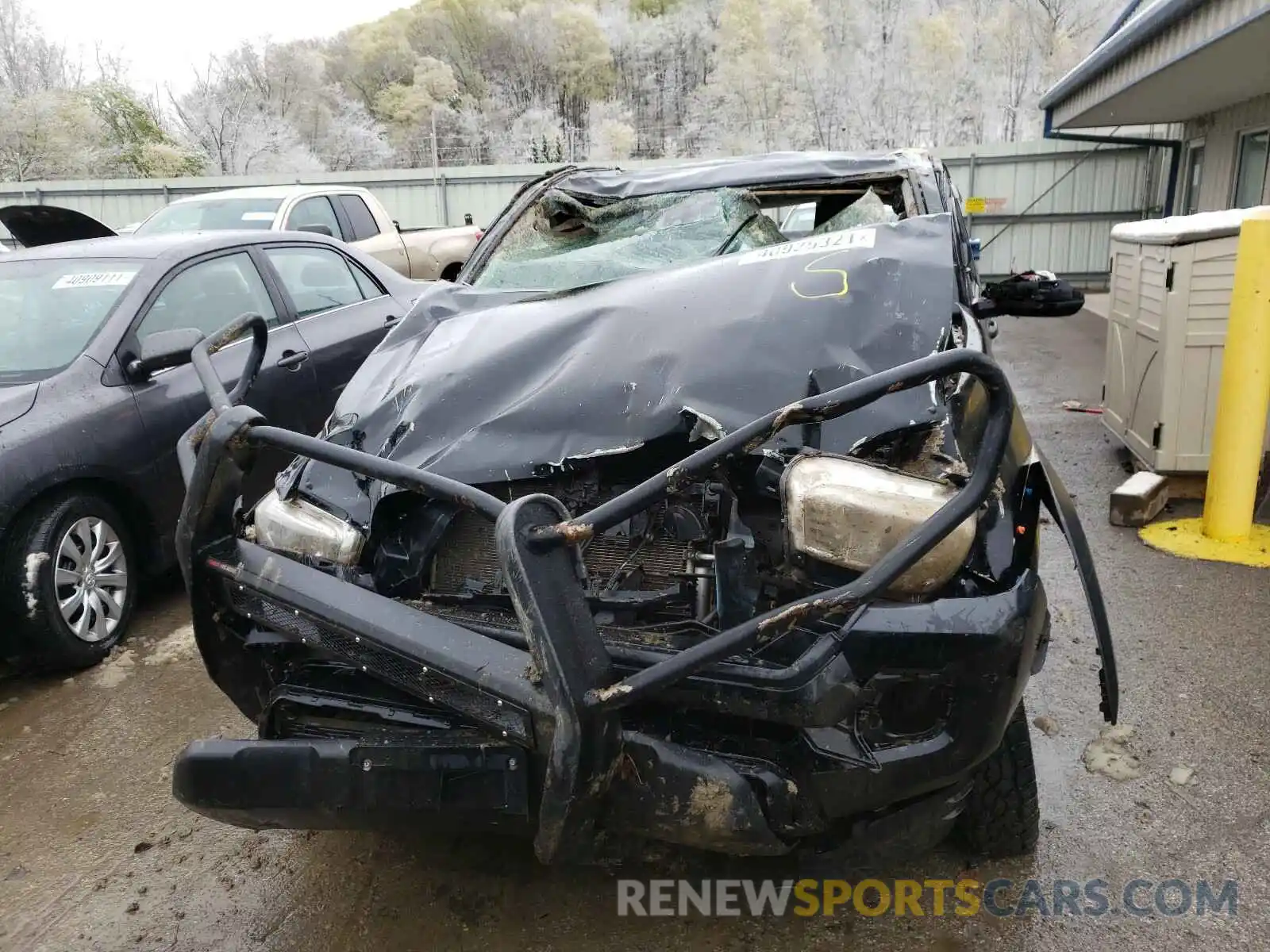 7 Photograph of a damaged car 5TFSZ5AN1KX168052 TOYOTA TACOMA 2019