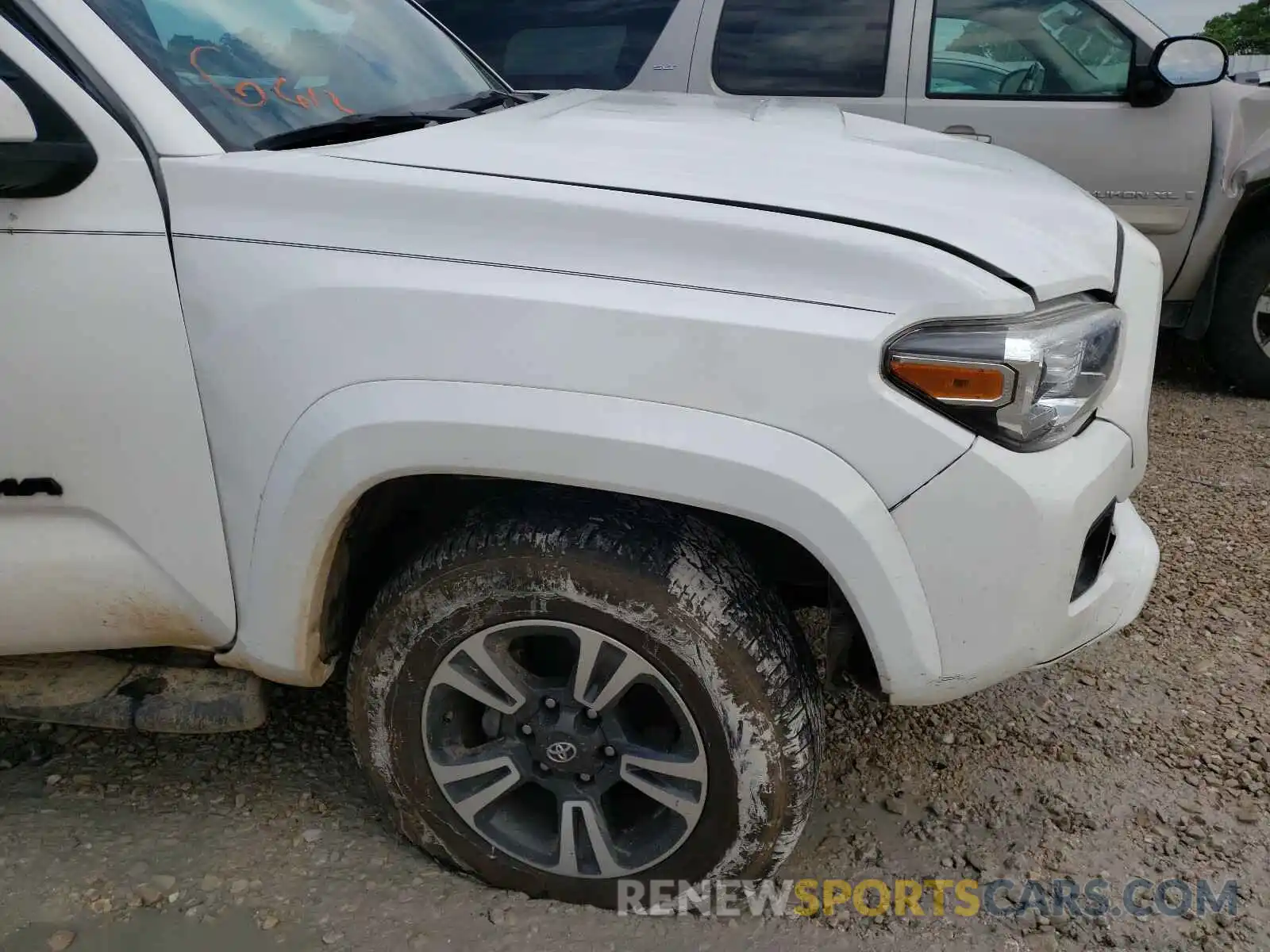 9 Photograph of a damaged car 5TFSZ5AN2KX170425 TOYOTA TACOMA 2019