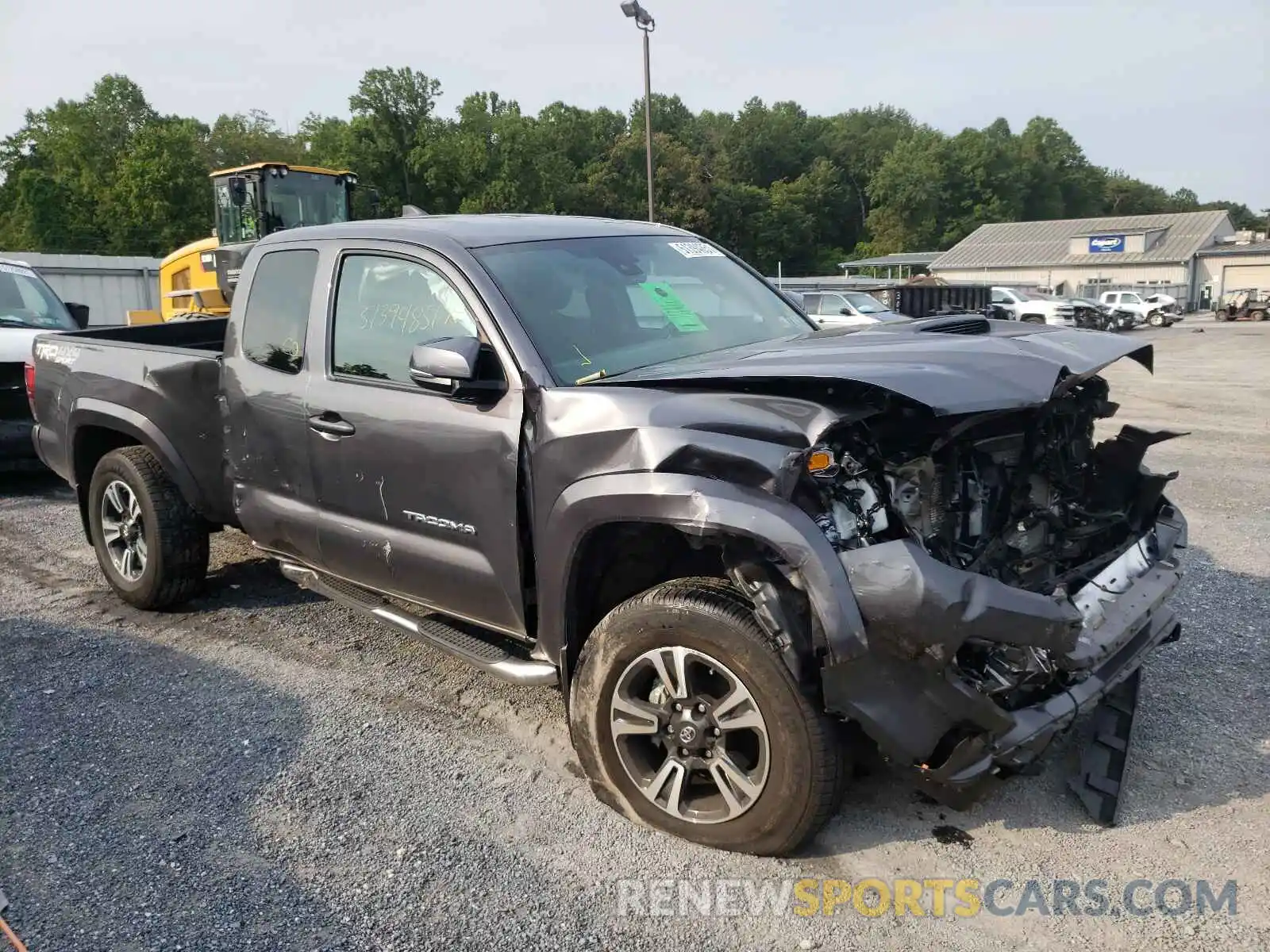 1 Photograph of a damaged car 5TFSZ5AN2KX186589 TOYOTA TACOMA 2019