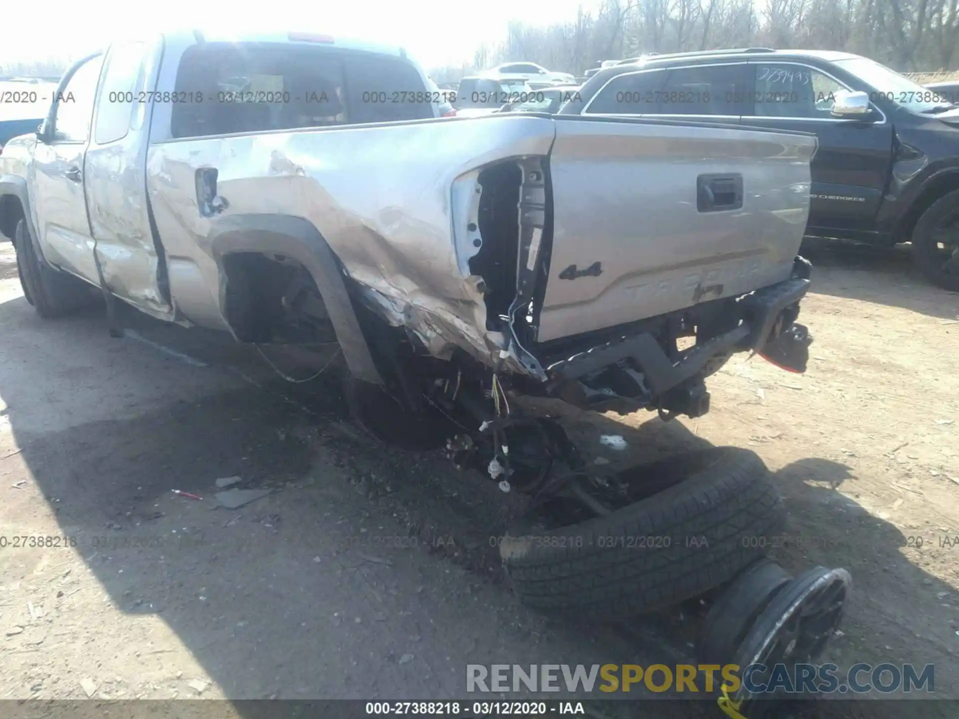 6 Photograph of a damaged car 5TFSZ5AN2KX196443 TOYOTA TACOMA 2019