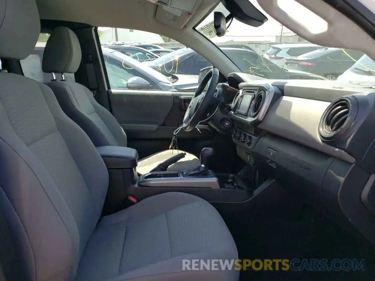 5 Photograph of a damaged car 5TFSZ5AN2KX202709 TOYOTA TACOMA 2019