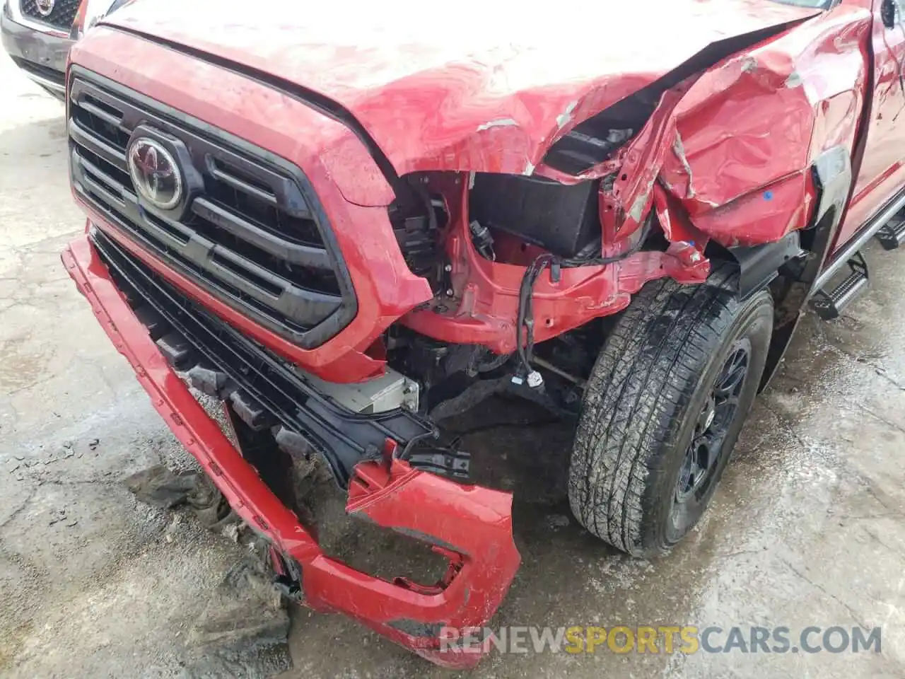 9 Photograph of a damaged car 5TFSZ5AN3KX165637 TOYOTA TACOMA 2019