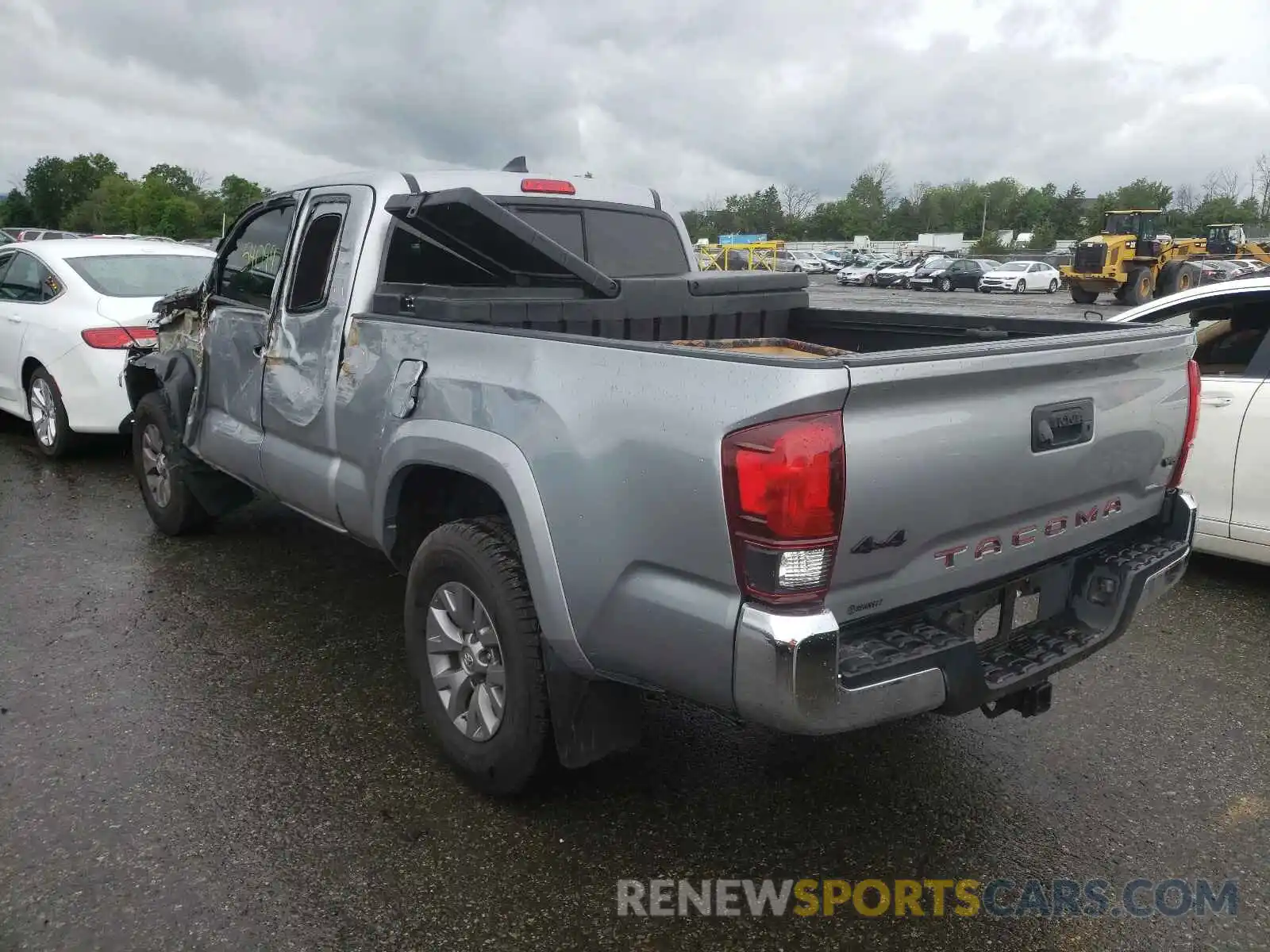 3 Photograph of a damaged car 5TFSZ5AN3KX179845 TOYOTA TACOMA 2019