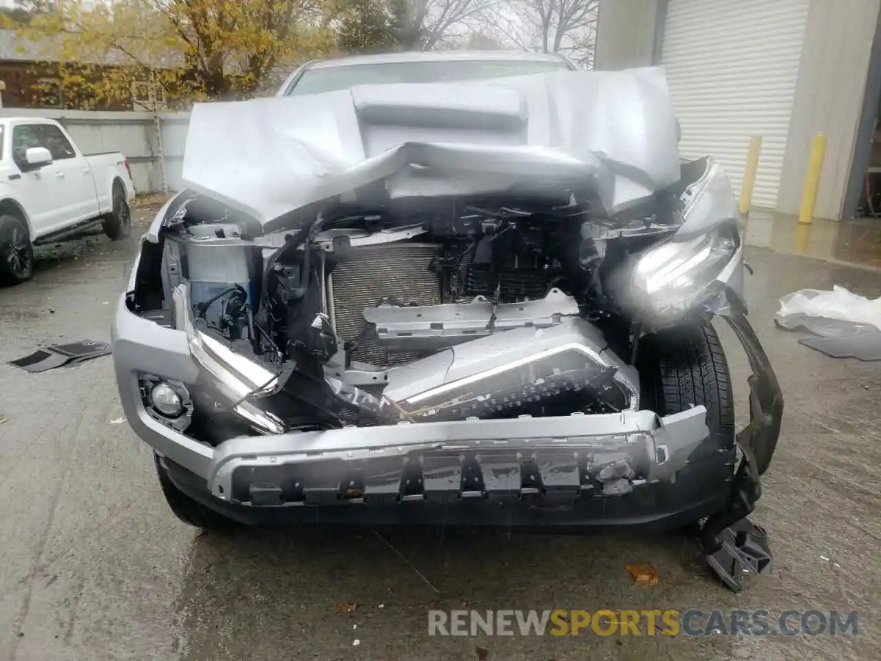 9 Photograph of a damaged car 5TFSZ5AN3KX191767 TOYOTA TACOMA 2019