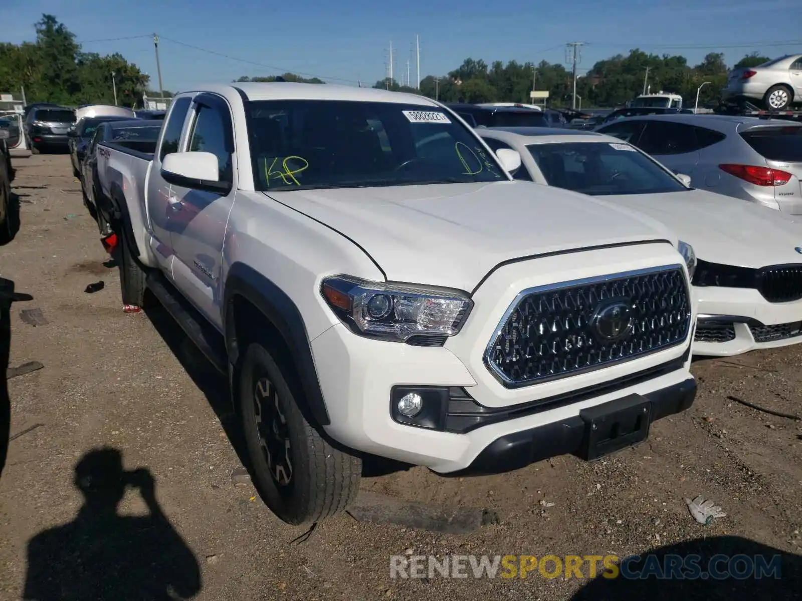 1 Photograph of a damaged car 5TFSZ5AN4KX189039 TOYOTA TACOMA 2019