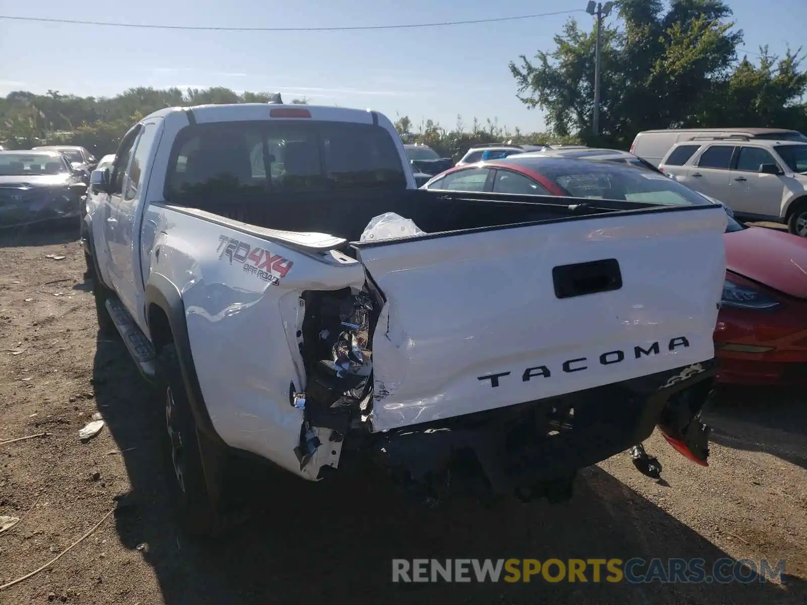 3 Photograph of a damaged car 5TFSZ5AN4KX189039 TOYOTA TACOMA 2019