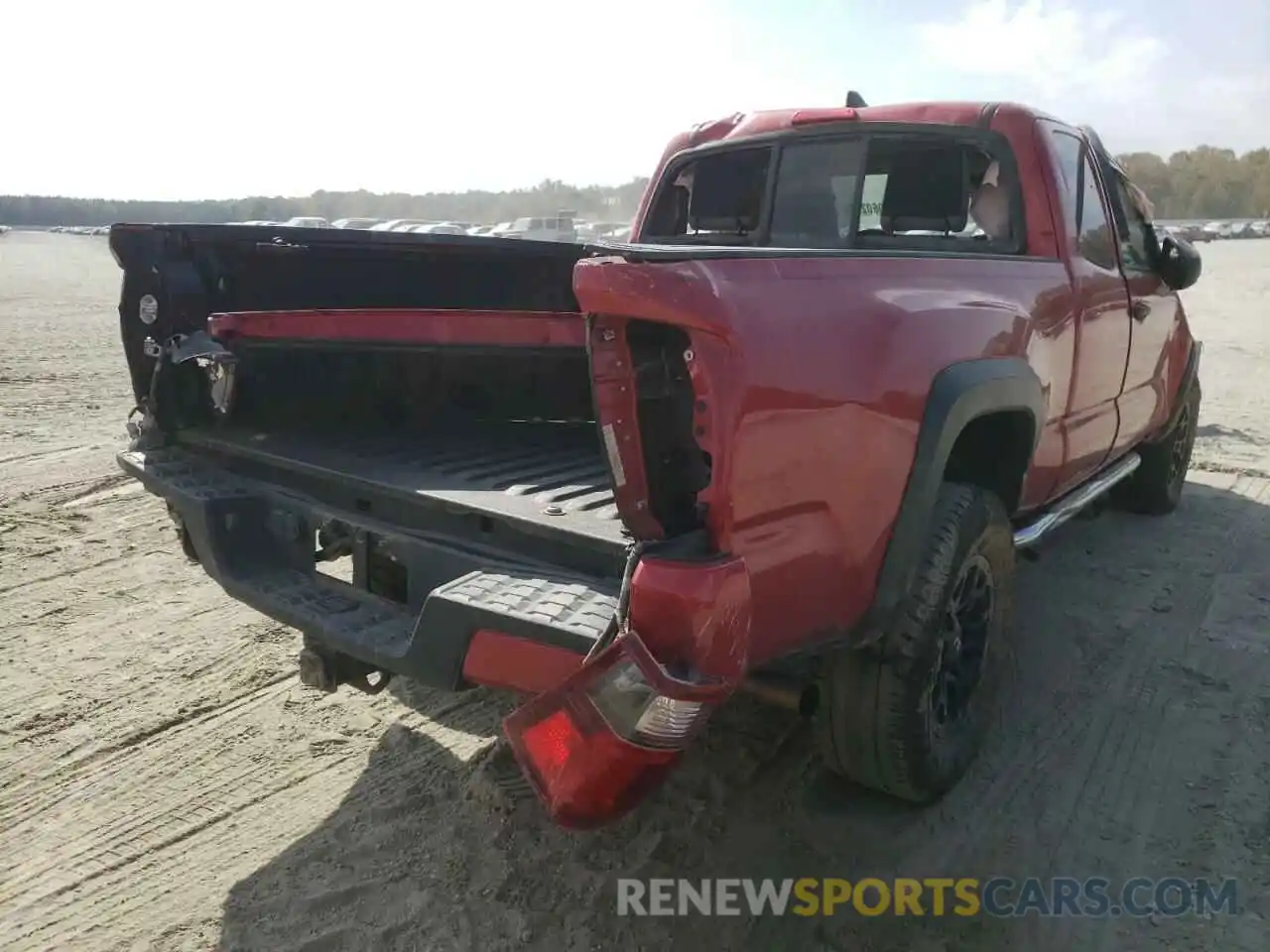 4 Фотография поврежденного автомобиля 5TFSZ5AN4KX195634 TOYOTA TACOMA 2019