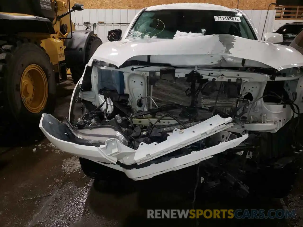 9 Photograph of a damaged car 5TFSZ5AN4KX201772 TOYOTA TACOMA 2019