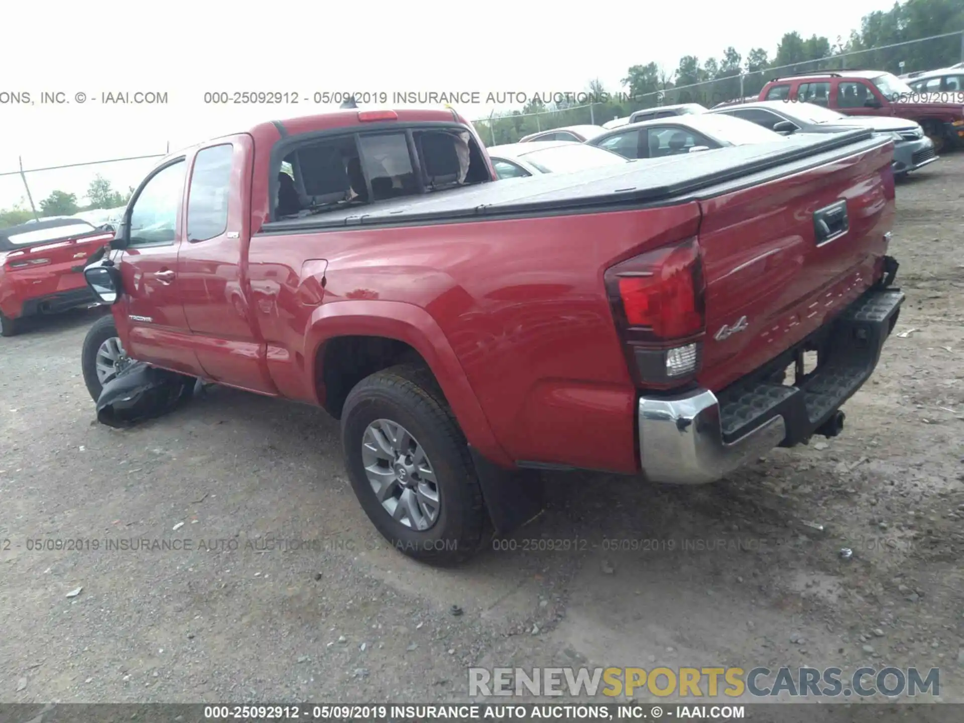 3 Фотография поврежденного автомобиля 5TFSZ5AN5KX171066 TOYOTA TACOMA 2019