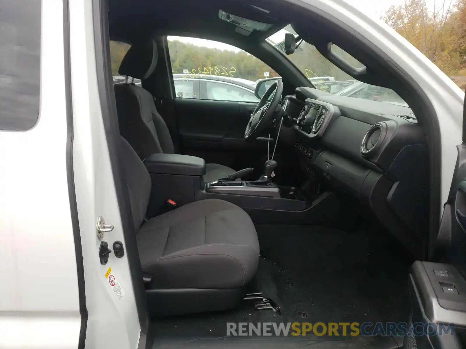 5 Photograph of a damaged car 5TFSZ5AN5KX176008 TOYOTA TACOMA 2019