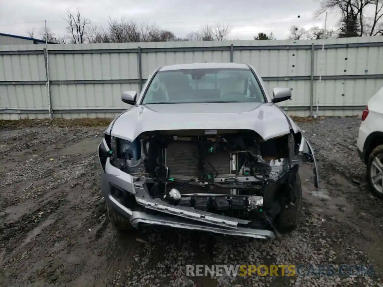 9 Photograph of a damaged car 5TFSZ5AN5KX176798 TOYOTA TACOMA 2019