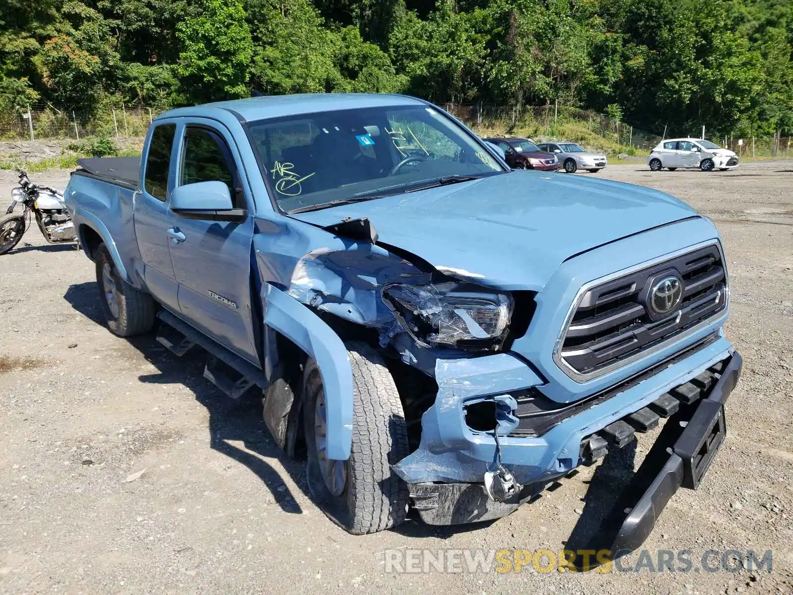 1 Photograph of a damaged car 5TFSZ5AN5KX189289 TOYOTA TACOMA 2019