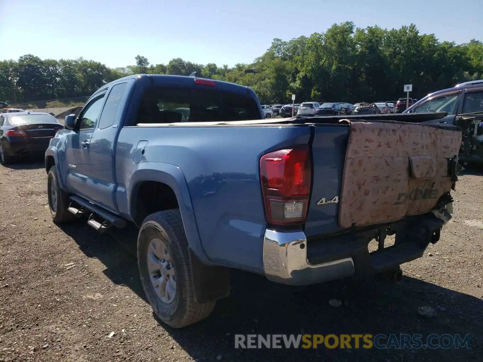 3 Photograph of a damaged car 5TFSZ5AN5KX189289 TOYOTA TACOMA 2019