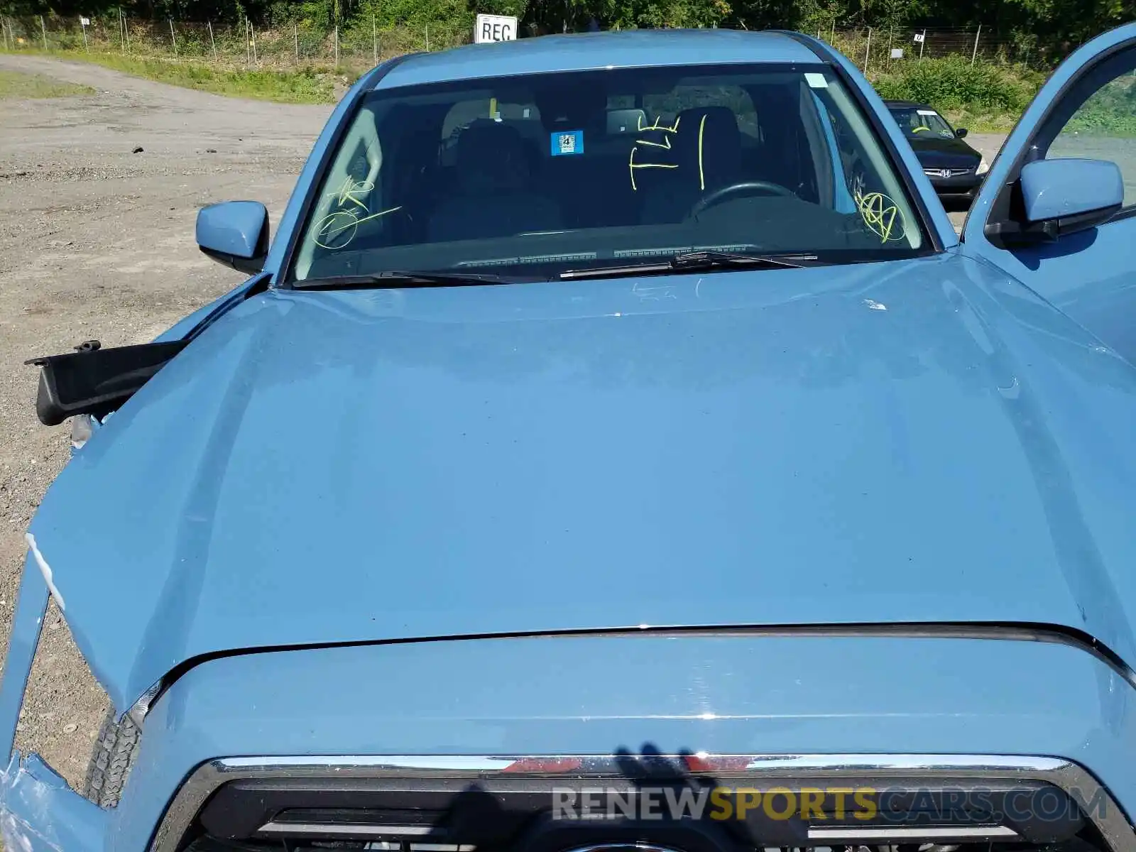 7 Photograph of a damaged car 5TFSZ5AN5KX189289 TOYOTA TACOMA 2019