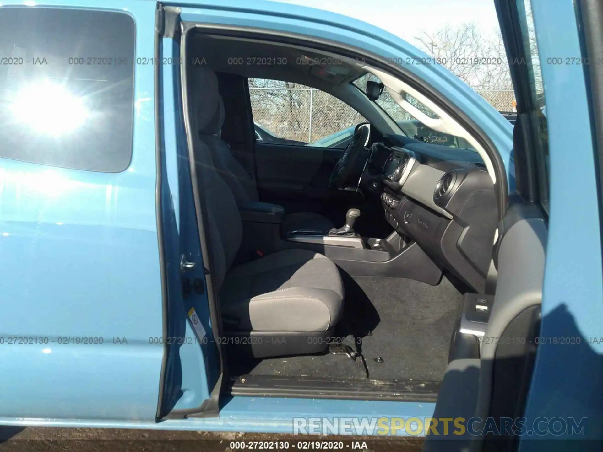 5 Photograph of a damaged car 5TFSZ5AN5KX205362 TOYOTA TACOMA 2019