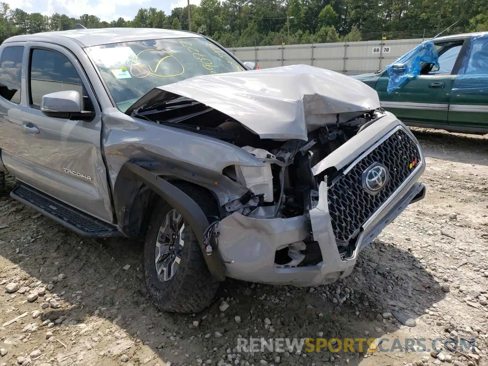 9 Photograph of a damaged car 5TFSZ5AN6KX167978 TOYOTA TACOMA 2019