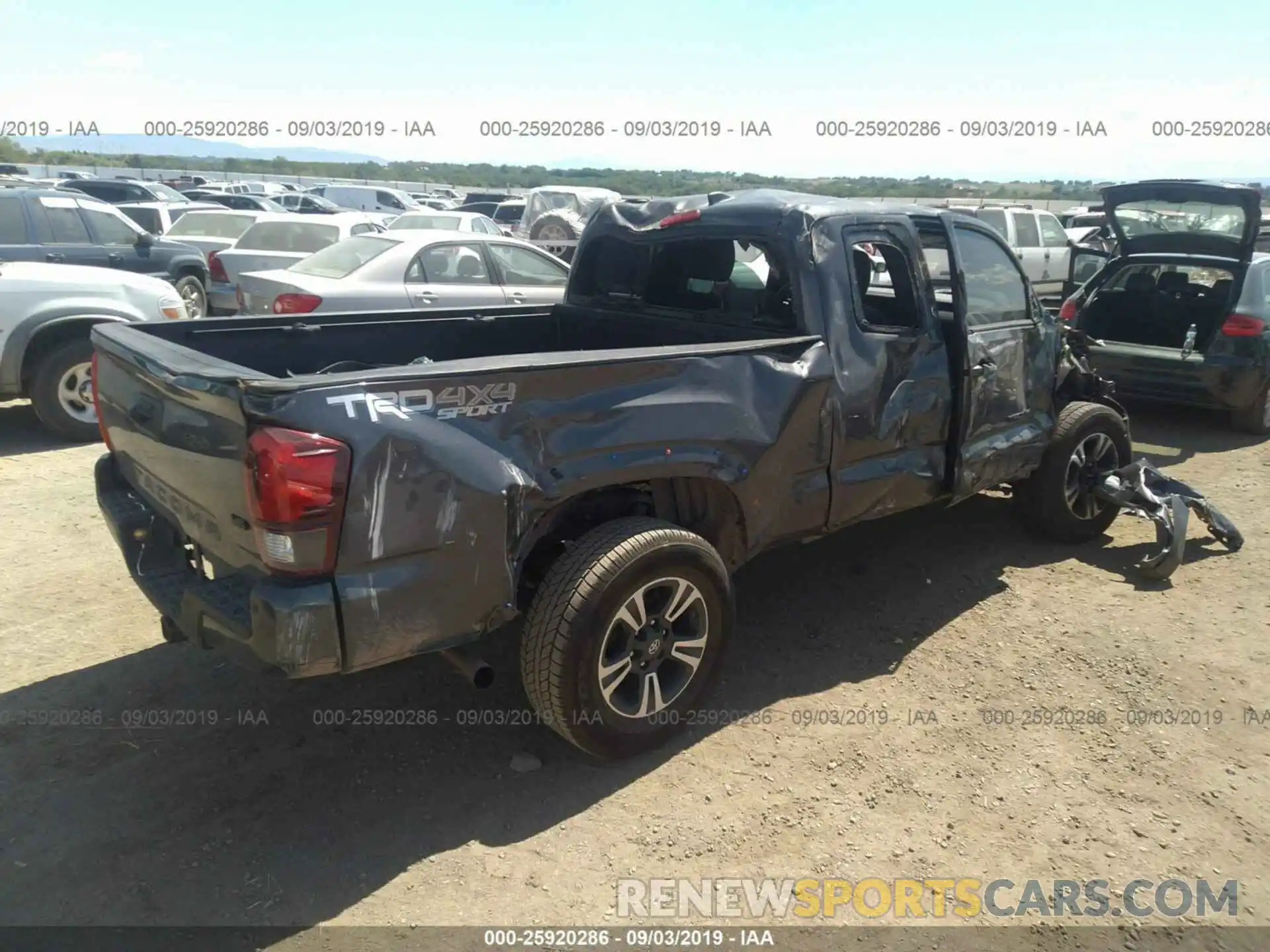 4 Фотография поврежденного автомобиля 5TFSZ5AN6KX173277 TOYOTA TACOMA 2019