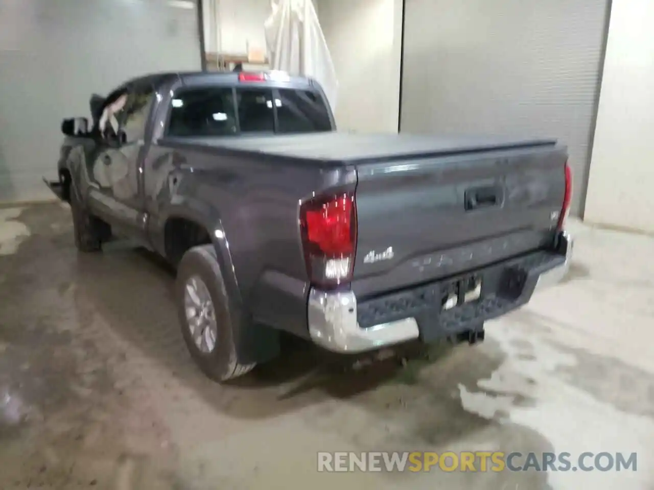 3 Photograph of a damaged car 5TFSZ5AN6KX196591 TOYOTA TACOMA 2019