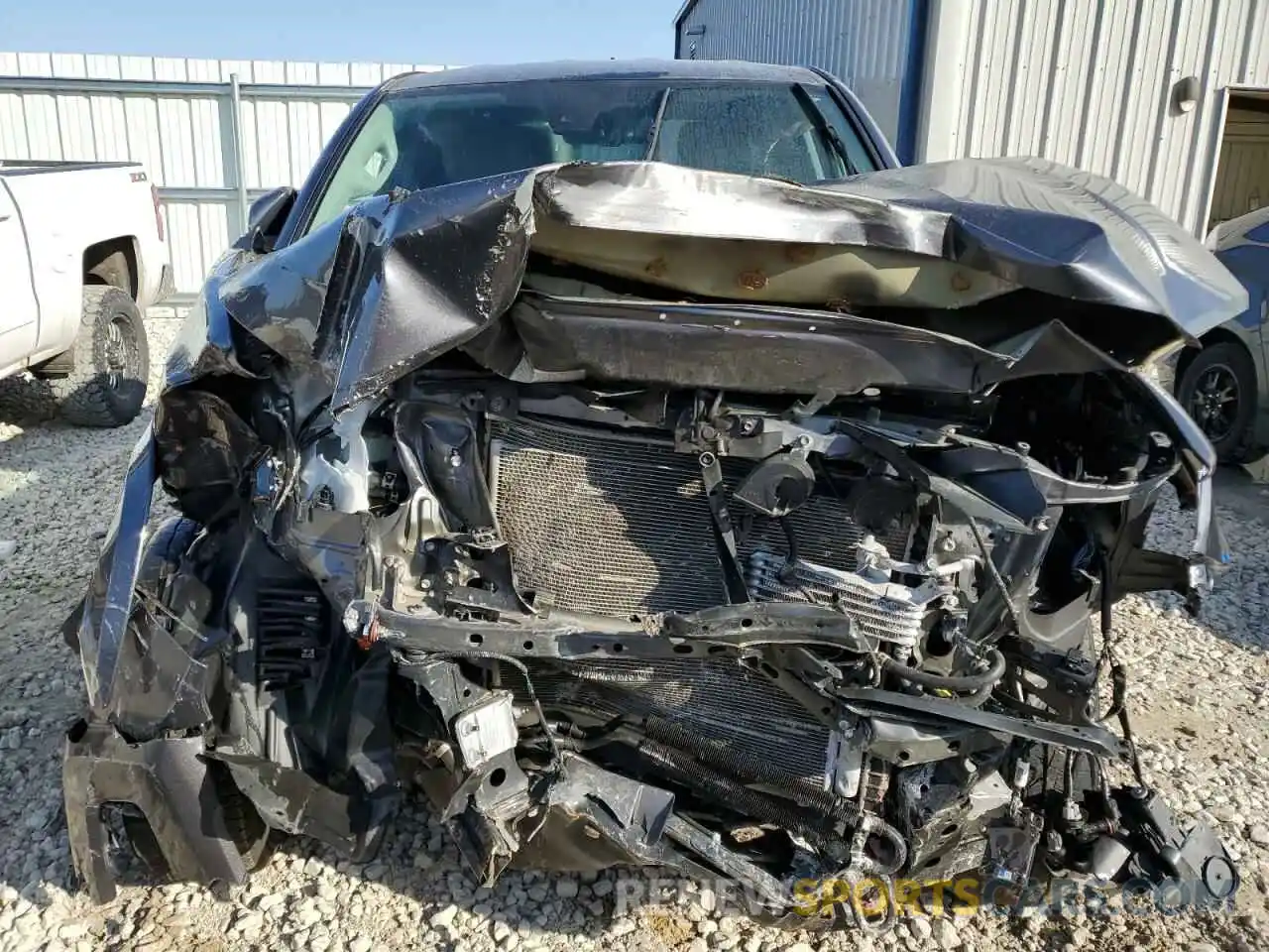 5 Photograph of a damaged car 5TFSZ5AN6KX207492 TOYOTA TACOMA 2019