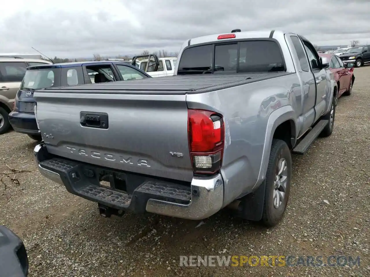 4 Photograph of a damaged car 5TFSZ5AN8KX195782 TOYOTA TACOMA 2019