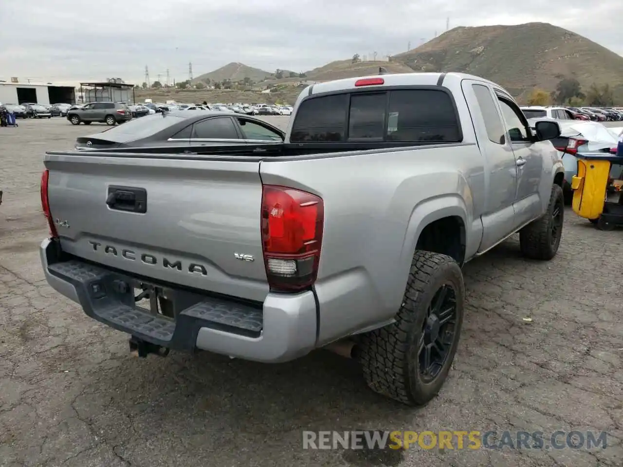 4 Photograph of a damaged car 5TFSZ5AN9KX175086 TOYOTA TACOMA 2019