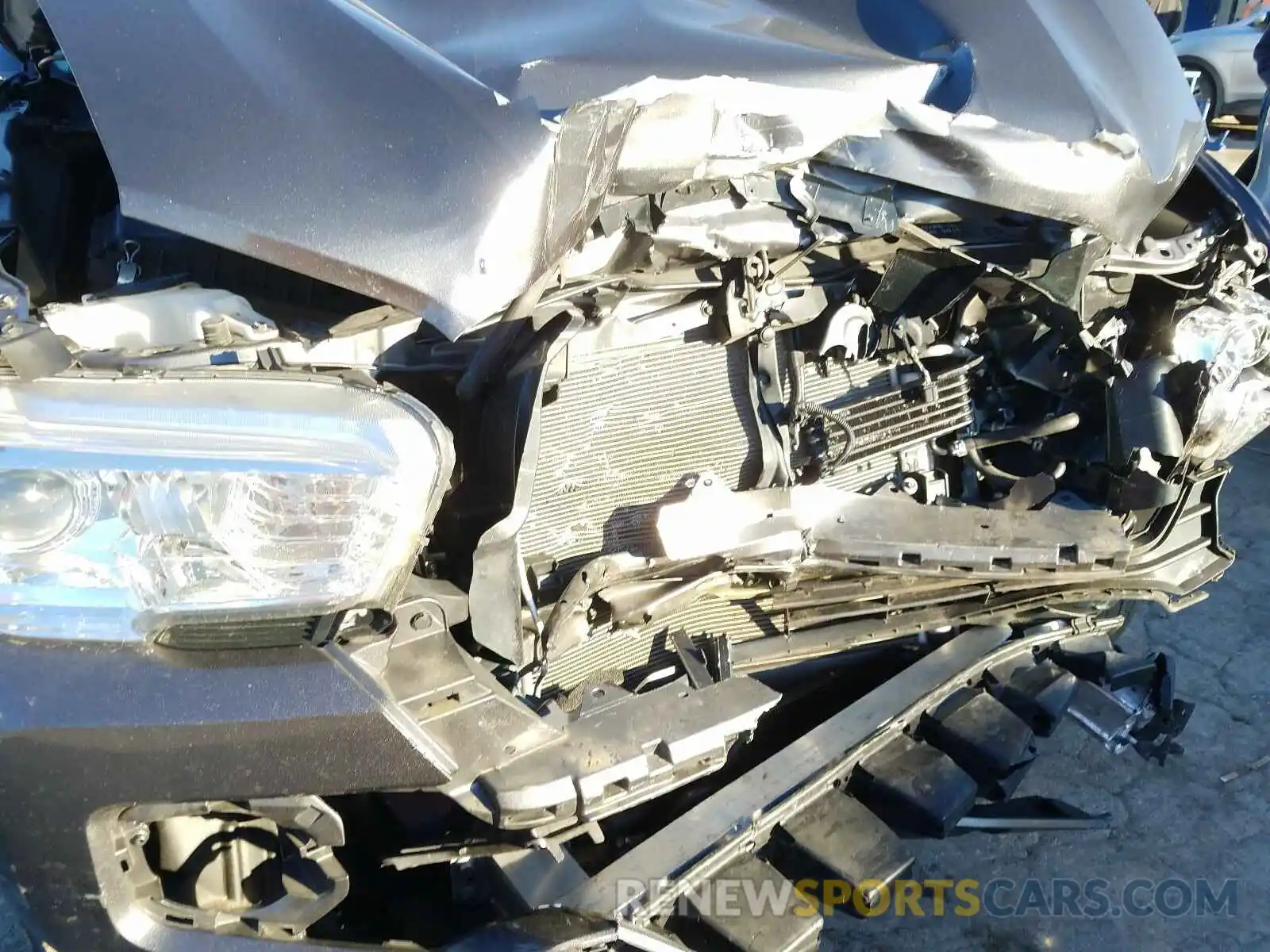 9 Фотография поврежденного автомобиля 5TFSZ5AN9KX176500 TOYOTA TACOMA 2019