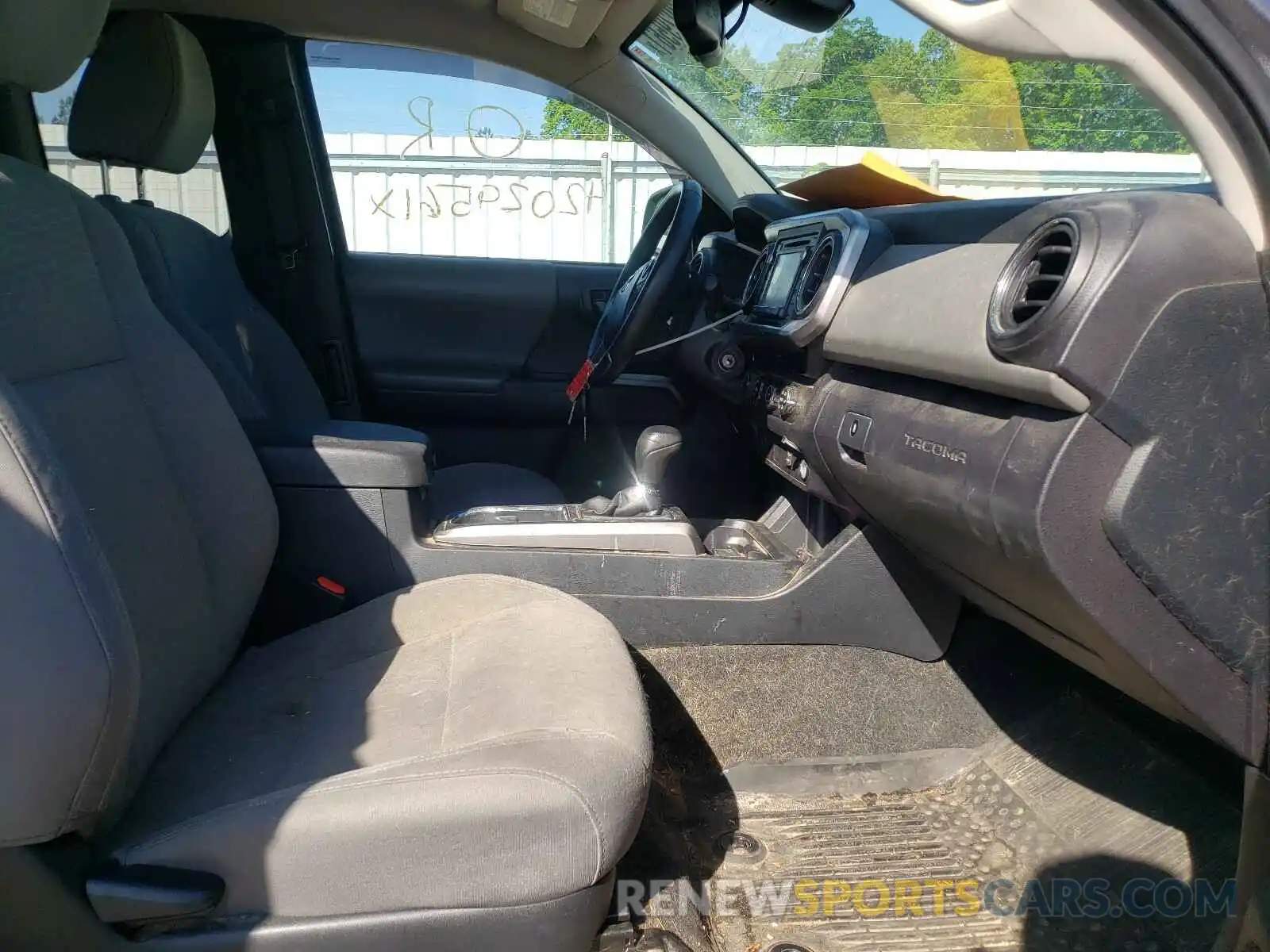 5 Photograph of a damaged car 5TFSZ5AN9KX180966 TOYOTA TACOMA 2019