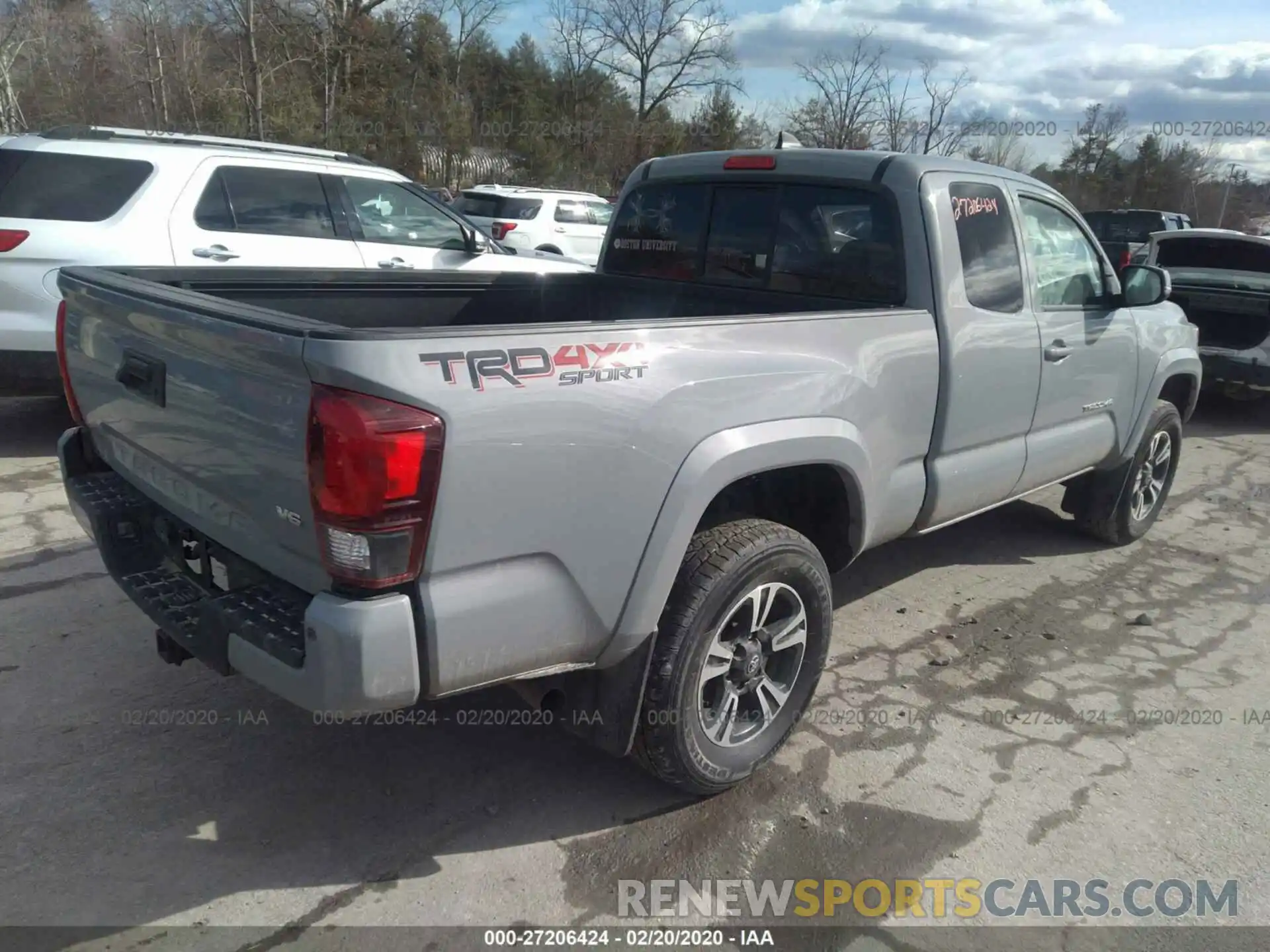 4 Photograph of a damaged car 5TFSZ5AN9KX194009 TOYOTA TACOMA 2019