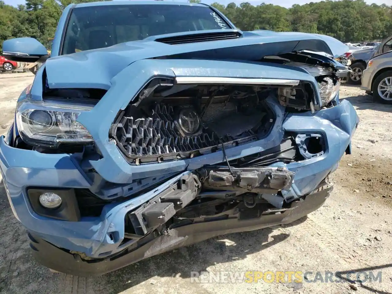 9 Photograph of a damaged car 5TFSZ5AN9KX210466 TOYOTA TACOMA 2019