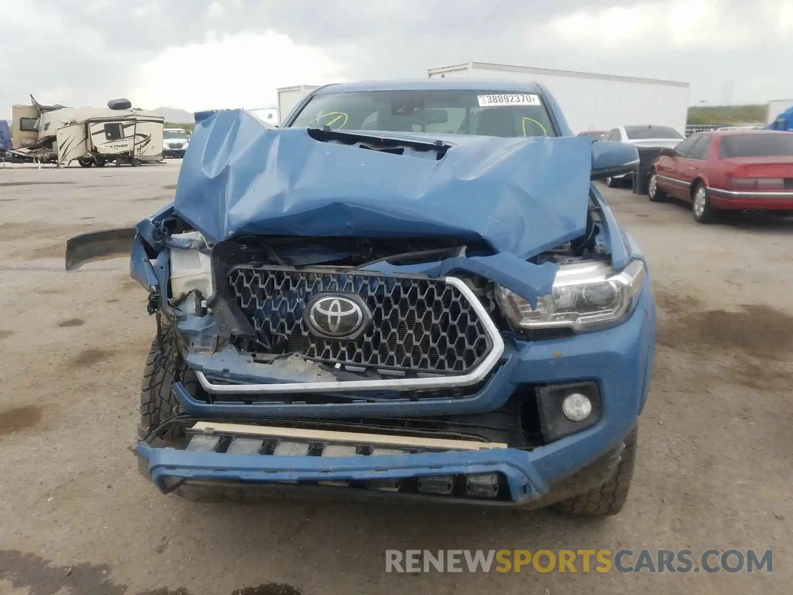 9 Photograph of a damaged car 5TFSZ5ANXKX182970 TOYOTA TACOMA 2019