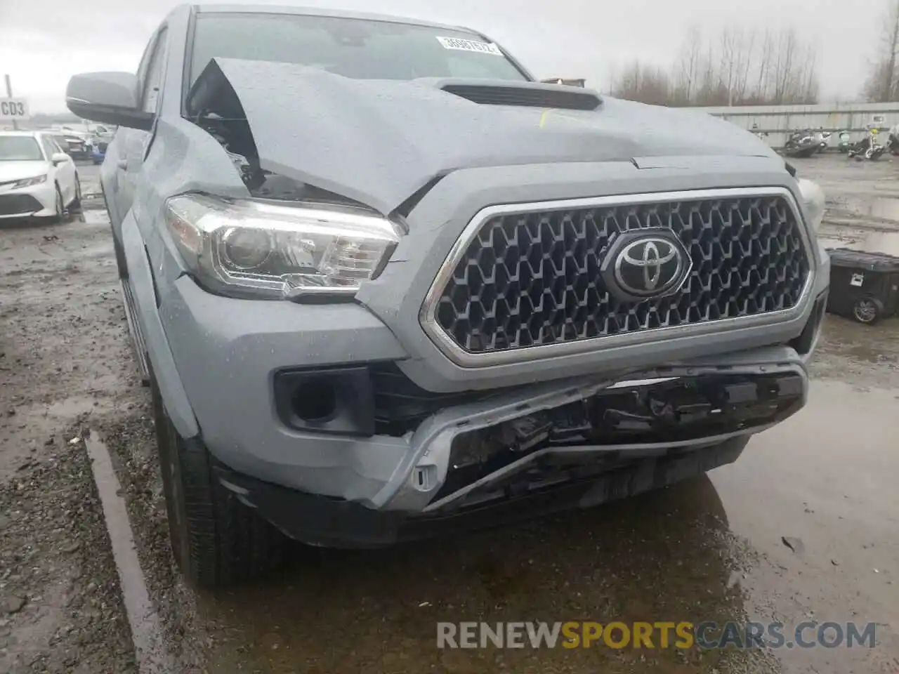 9 Photograph of a damaged car 5TFSZ5ANXKX193158 TOYOTA TACOMA 2019