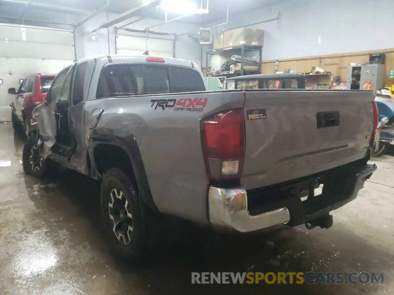 3 Photograph of a damaged car 5TFSZ5ANXKX195735 TOYOTA TACOMA 2019