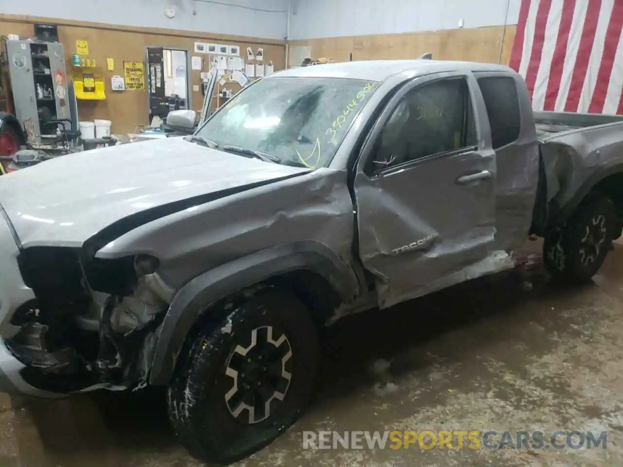 9 Photograph of a damaged car 5TFSZ5ANXKX195735 TOYOTA TACOMA 2019