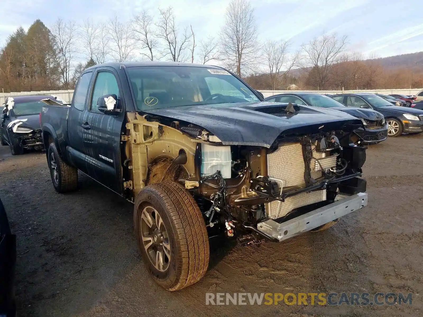 1 Photograph of a damaged car 5TFSZ5ANXKX200156 TOYOTA TACOMA 2019