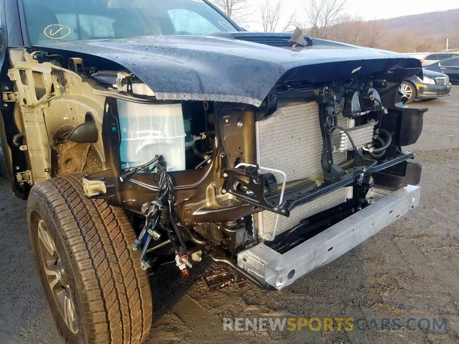 9 Photograph of a damaged car 5TFSZ5ANXKX200156 TOYOTA TACOMA 2019