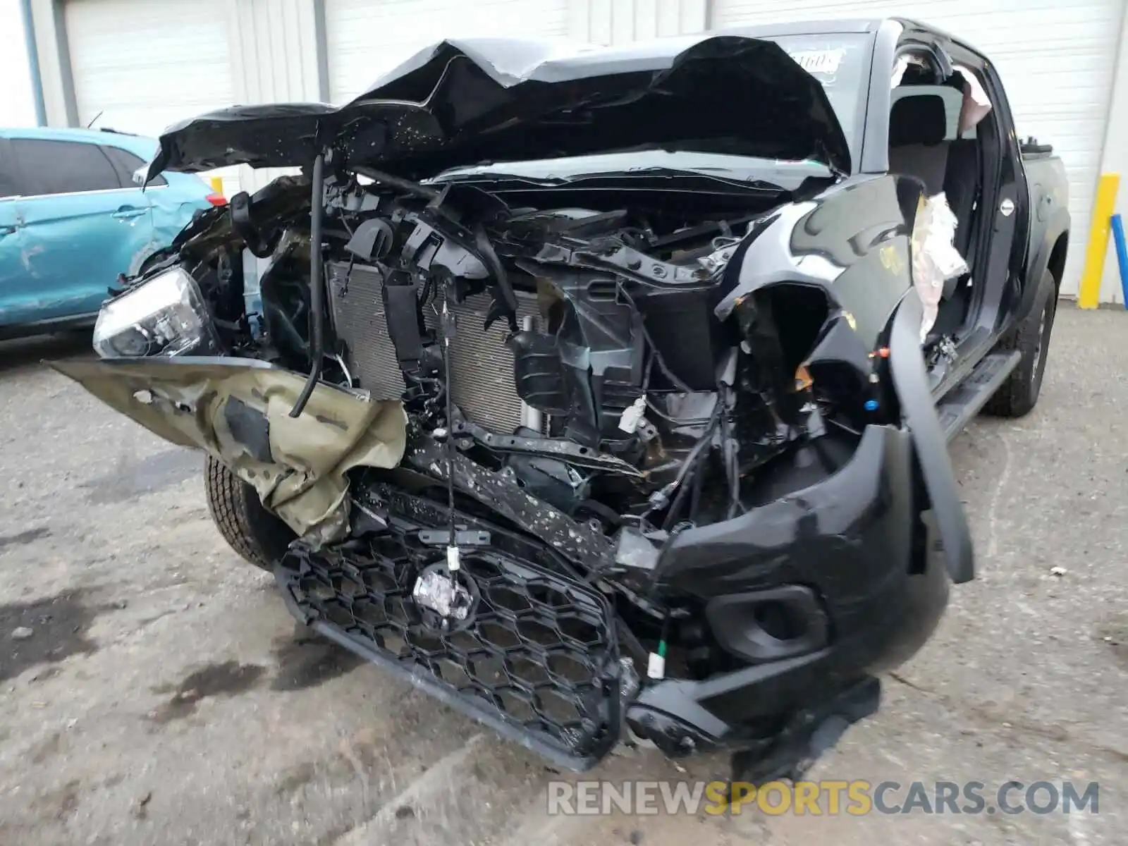 10 Photograph of a damaged car 3THCZ5AN4LM345821 TOYOTA TACOMA 2020