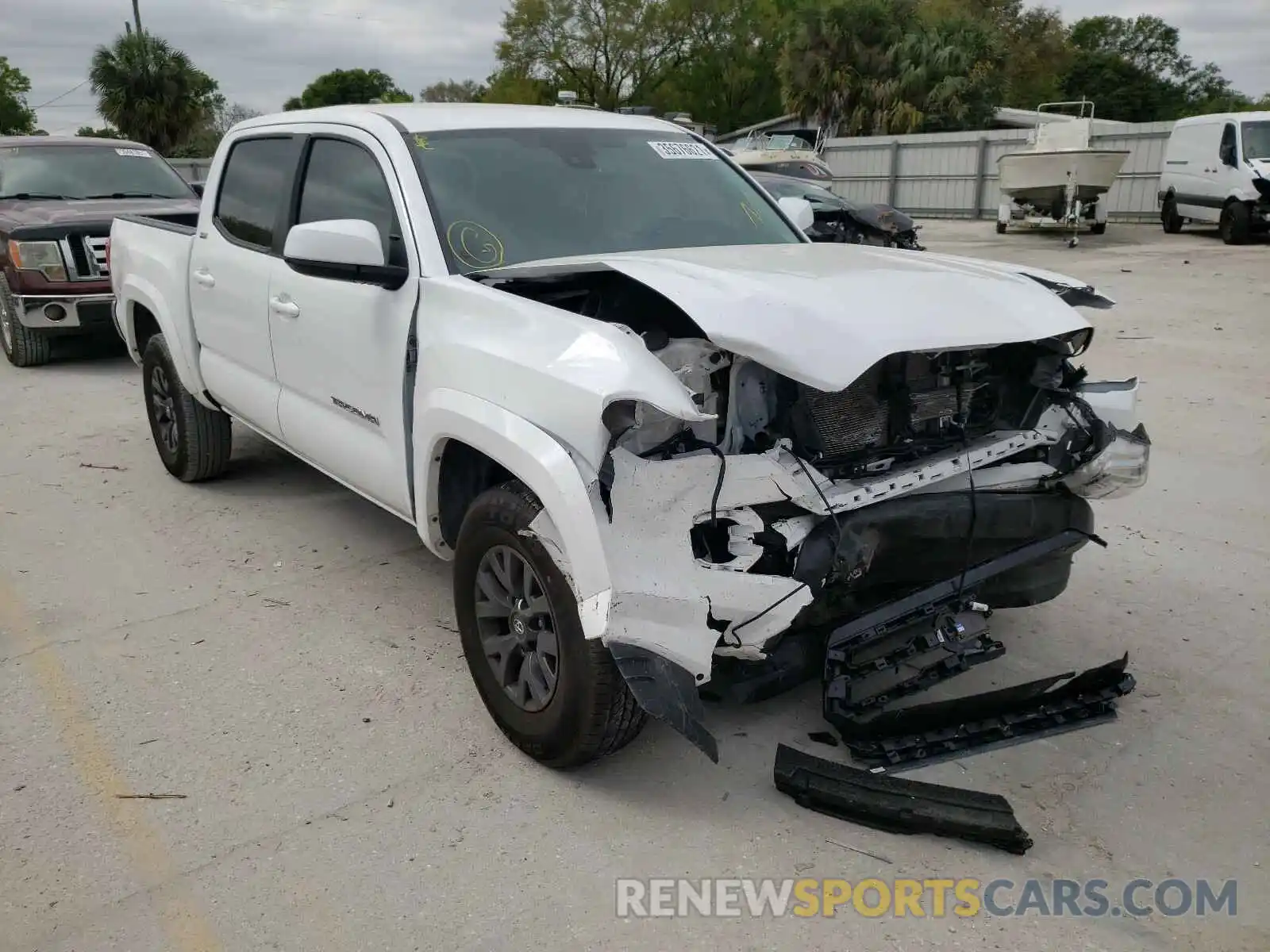 1 Photograph of a damaged car 3TMAZ5CN0LM120459 TOYOTA TACOMA 2020