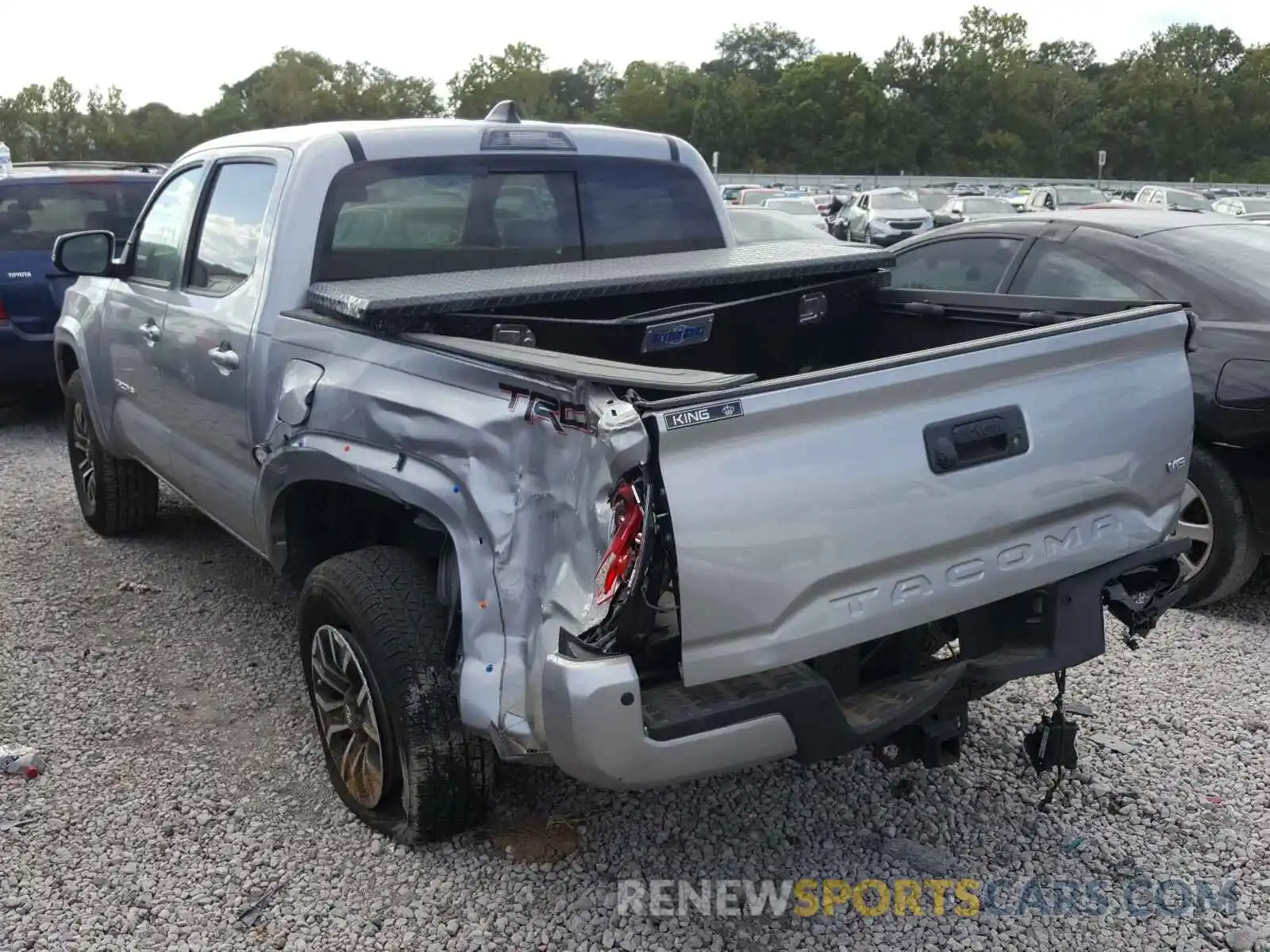 3 Photograph of a damaged car 3TMAZ5CN0LM123104 TOYOTA TACOMA 2020