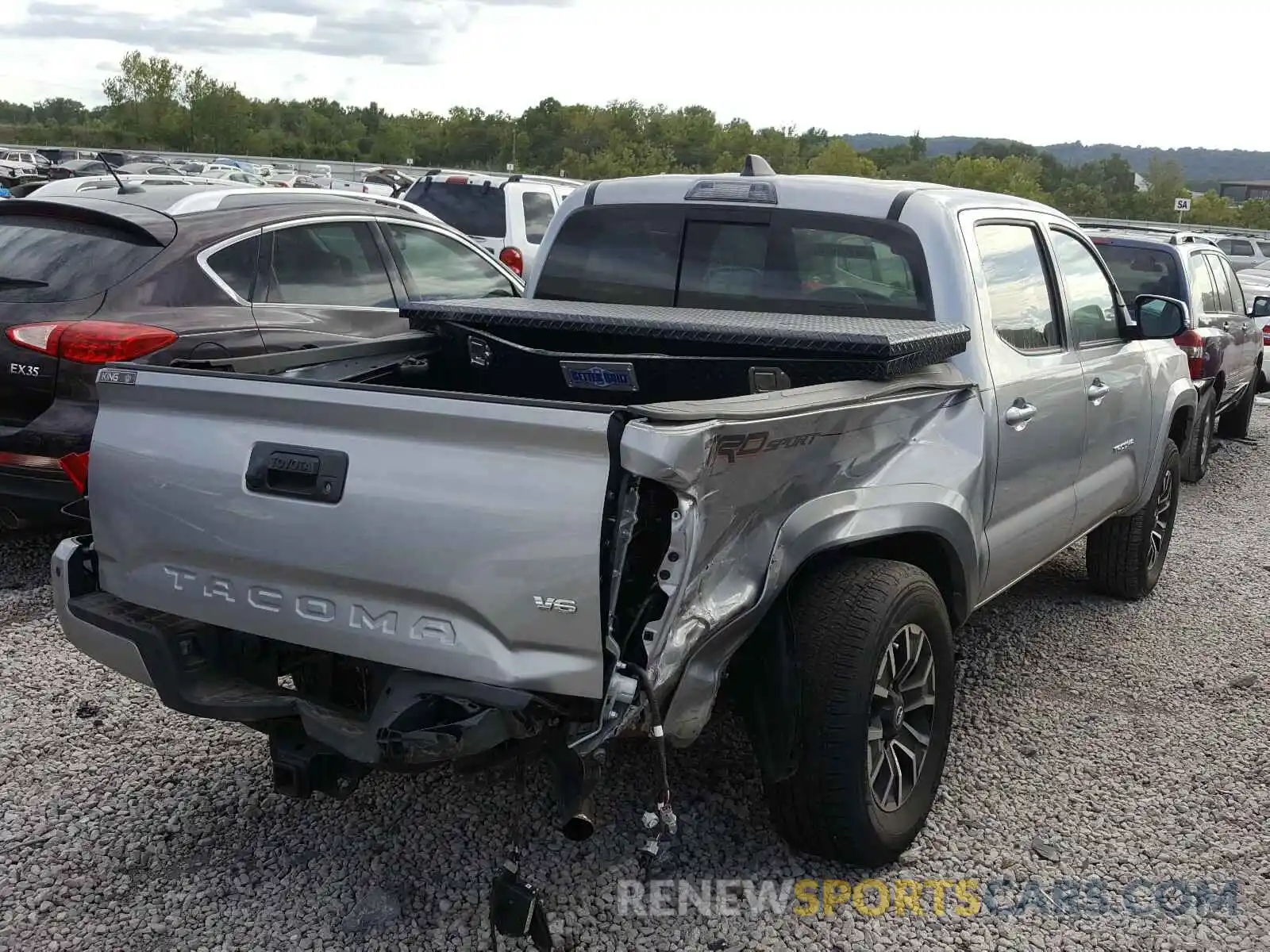 4 Photograph of a damaged car 3TMAZ5CN0LM123104 TOYOTA TACOMA 2020