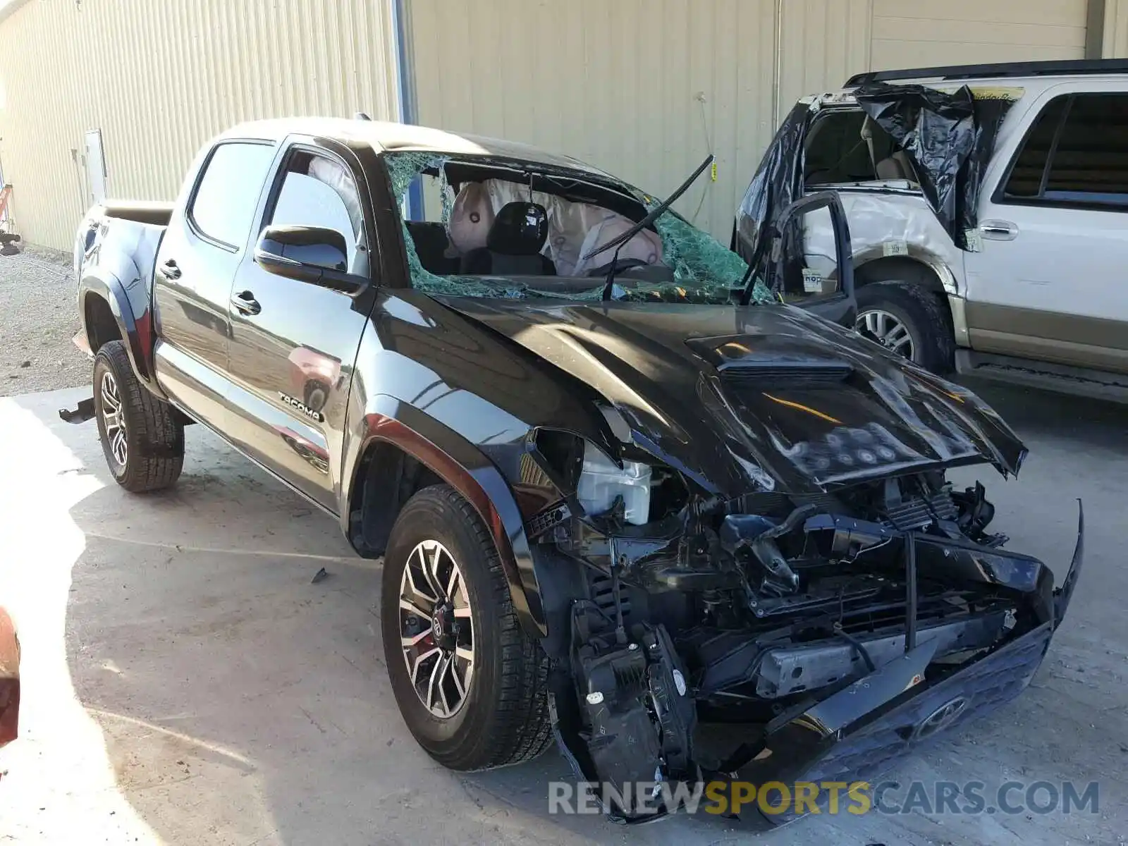 1 Photograph of a damaged car 3TMAZ5CN0LM123118 TOYOTA TACOMA 2020