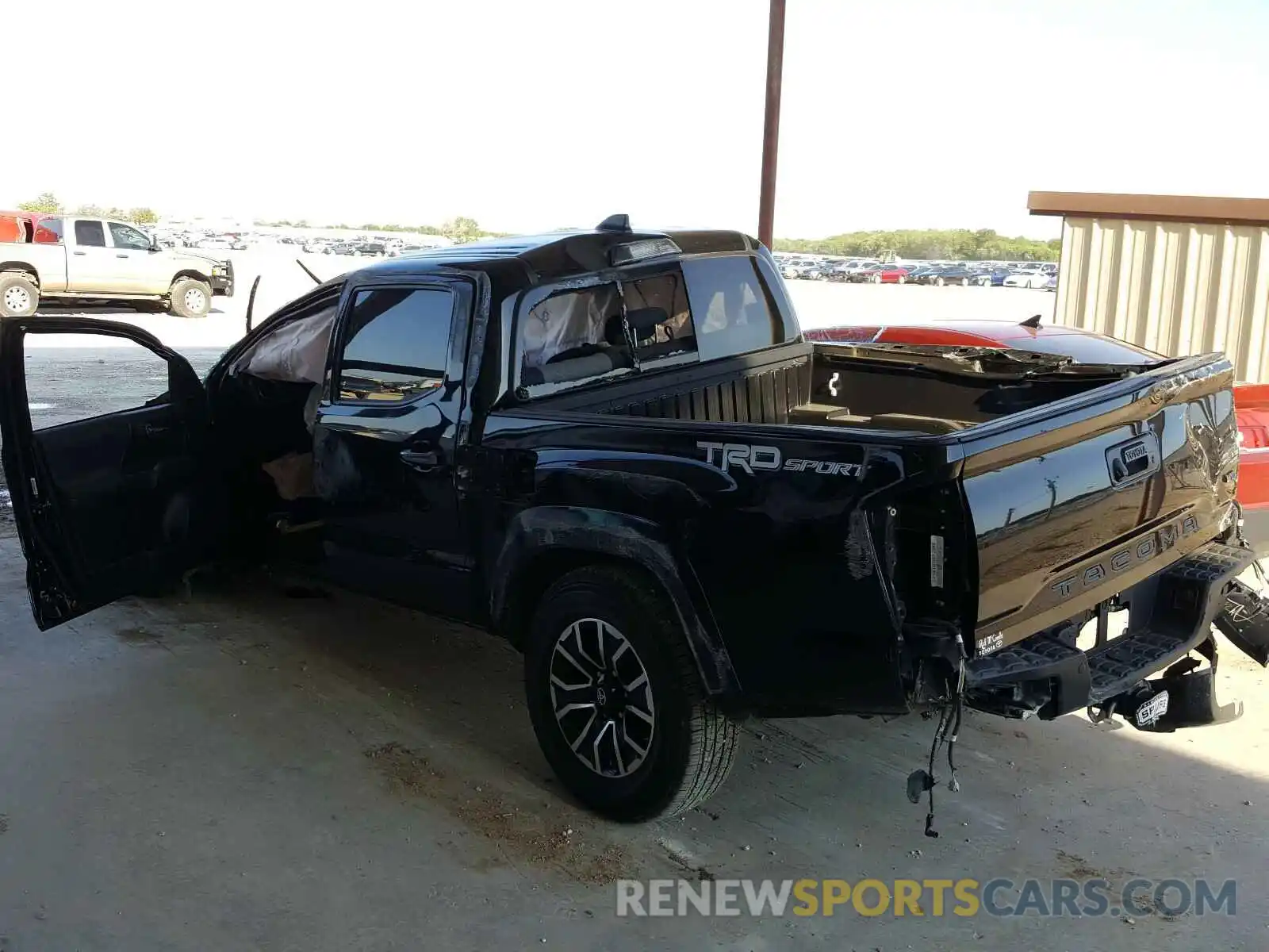 3 Photograph of a damaged car 3TMAZ5CN0LM123118 TOYOTA TACOMA 2020