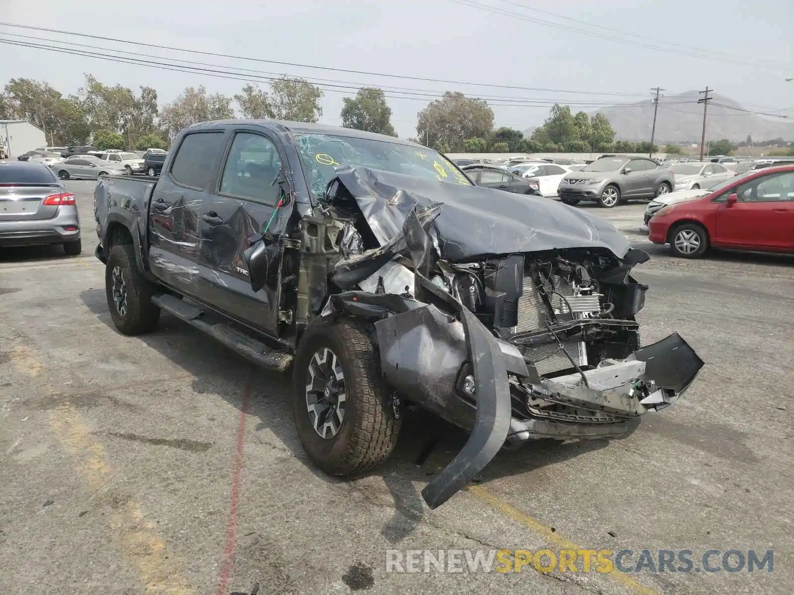 1 Photograph of a damaged car 3TMAZ5CN0LM123765 TOYOTA TACOMA 2020