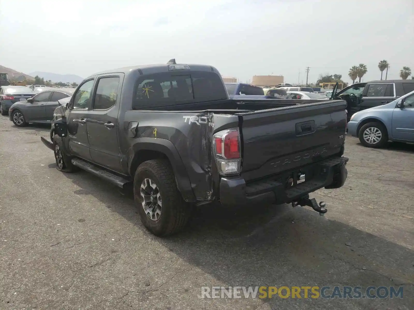 3 Photograph of a damaged car 3TMAZ5CN0LM123765 TOYOTA TACOMA 2020